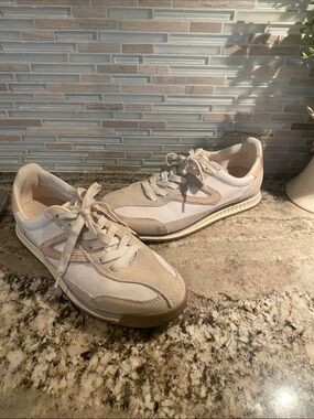 Tretorn White and Beige Women's Lace-Up Sneakers